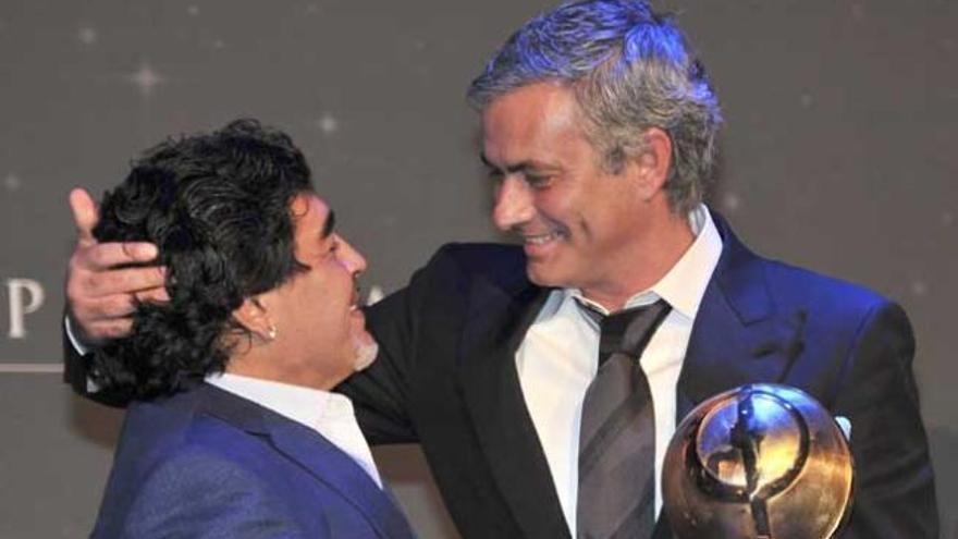 Mourinho, en Dubai con Maradona.