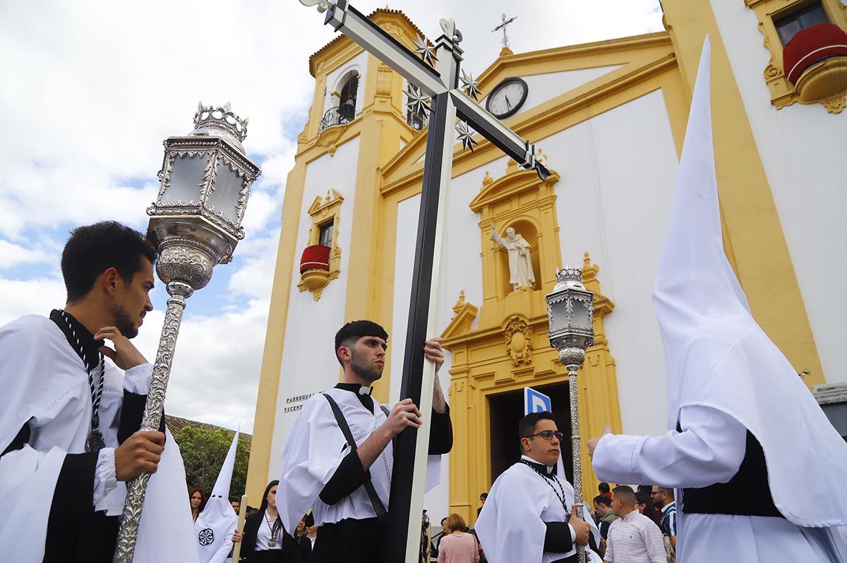 La salida procesional dela  Presentación al pueblo de Jesús de los Afligidos, en imágenes