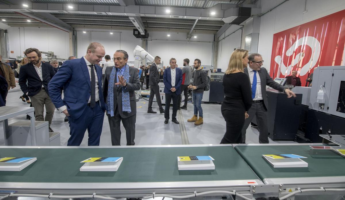 Inauguración de la nueva planta de impresión de libros de Liberdúplex de Prensa Ibérica en Sant Llorenç d’Hortons, cuando se cumple el 60 aniversario de su creación.