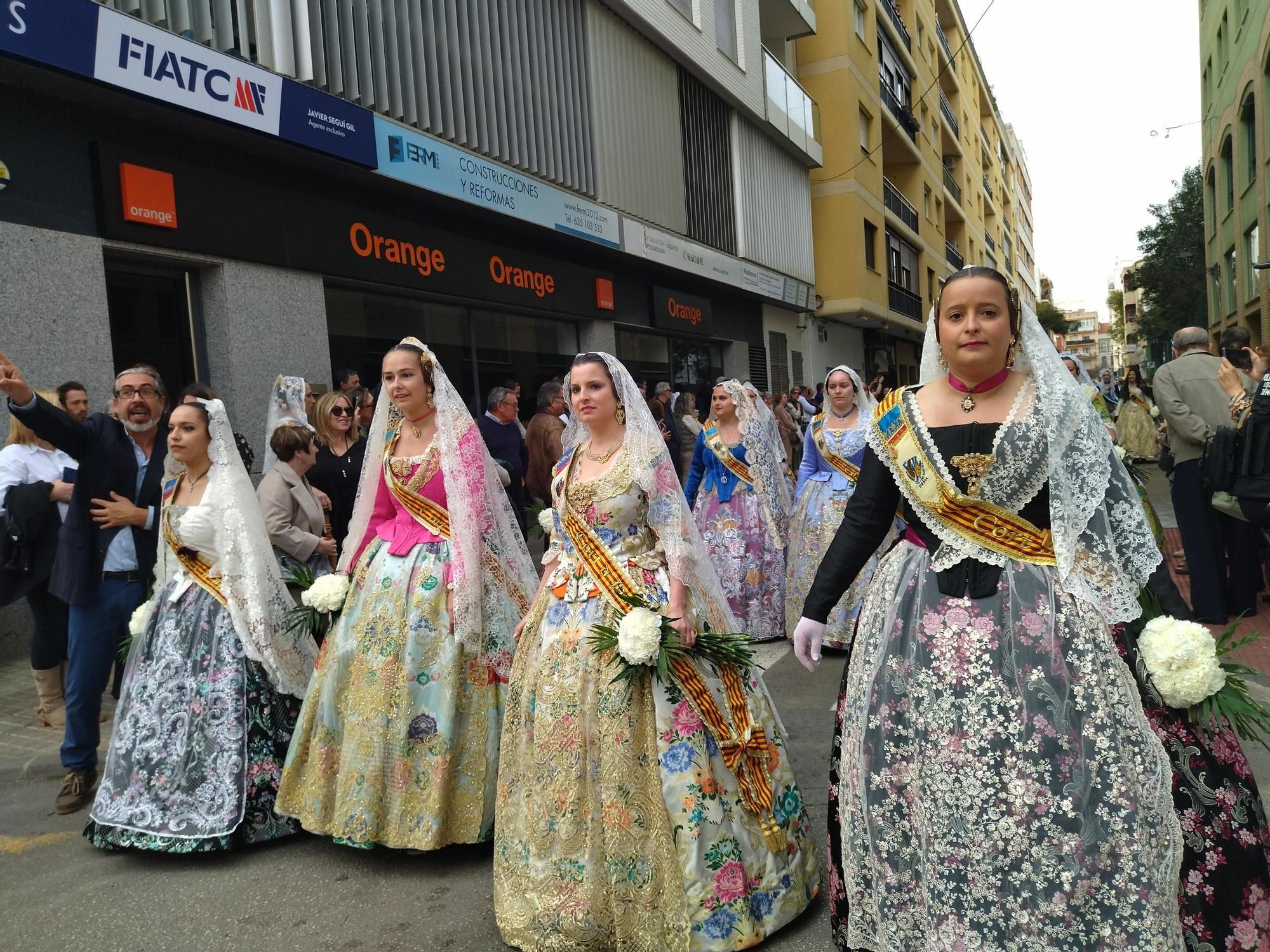 Puntual y diligente: magnífica ofrenda en las Fallas de Dénia (imágenes)