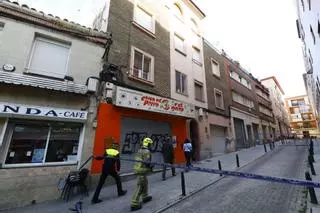 En imágenes | Desalojo de un edifico en Torrero