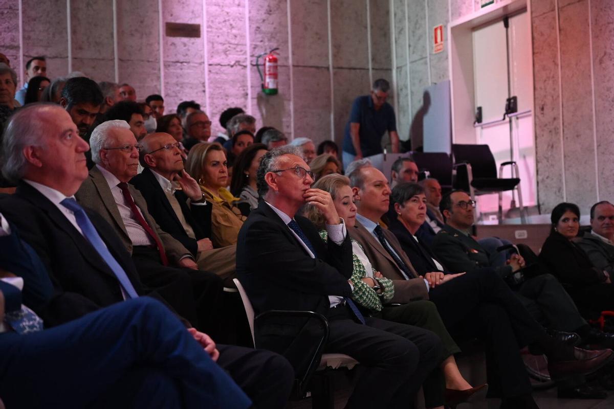Fotogalería | Así ha sido el emotivo adiós a Emilio Vázquez y Emilio Jiménez, capitanes de Fundación CB Fotogalería | Así ha sido el emotivo adiós a Emilio Vázquez y Emilio Jiménez, capitanes de Fundación CB