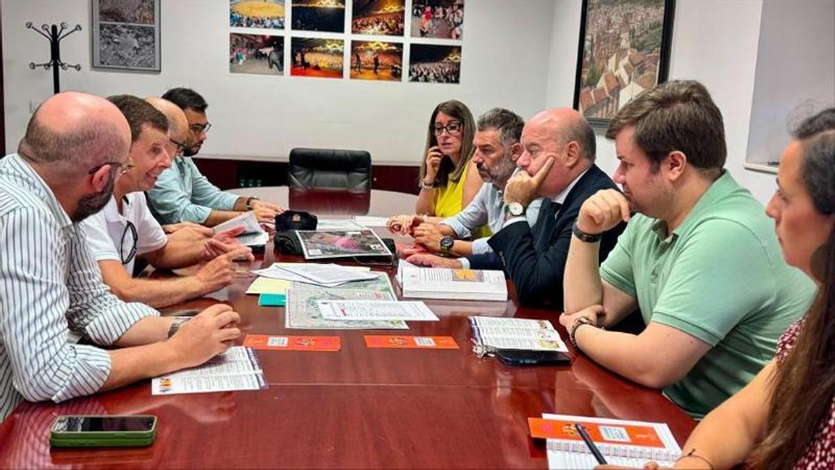 Reunión de trabajo en el Ayuntamiento de Antequera tras el terremoto de Granada.