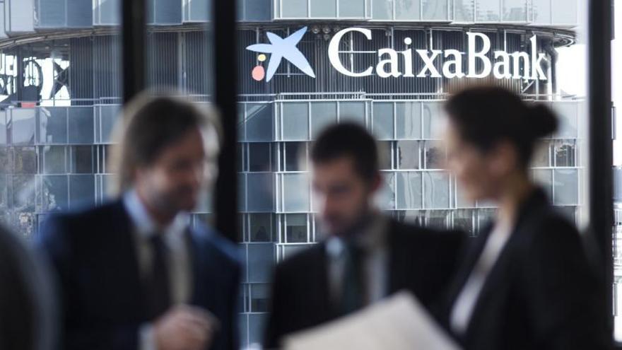 Els empleats de CaixaBank avisen que no acceptaran acomiadaments forçosos