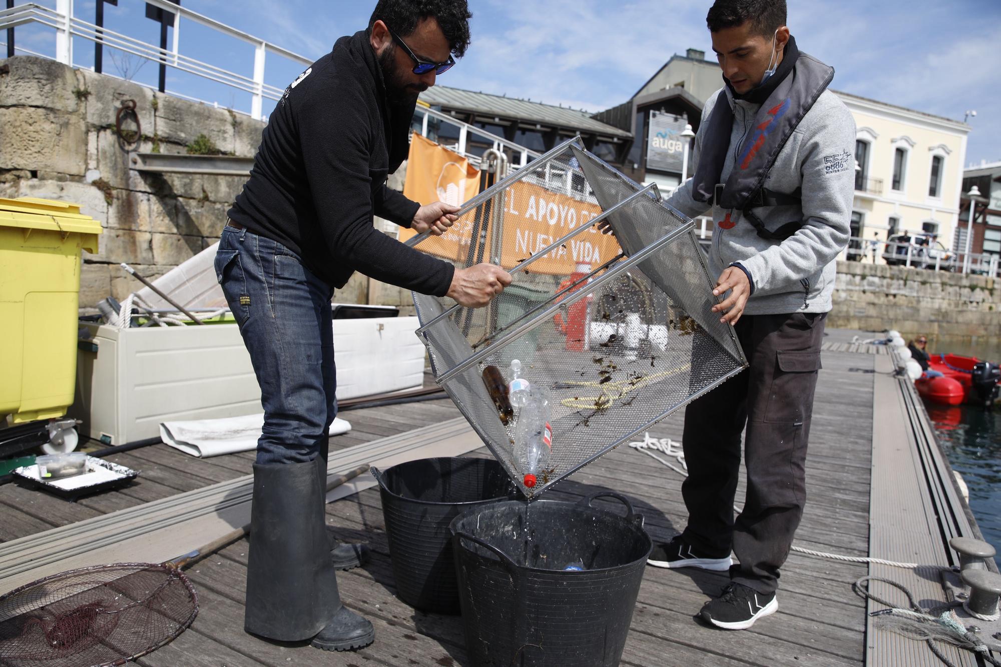 Una aspiradora para el mar: así es el dron que limpia la superficie del agua presentado en Gijón