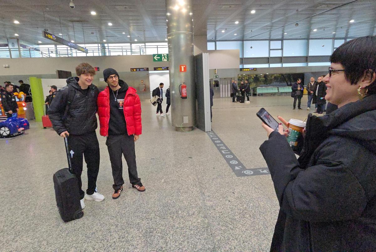 La expedición del Celta pone rumbo a Belgrado desde el aeropuerto de Vigo La expedición del Celta pone rumbo a Belgrado desde el aeropuerto de Vigo