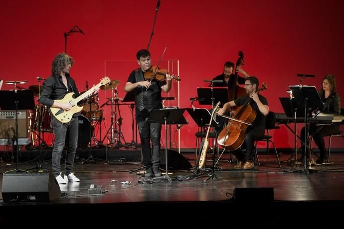 20-04-19 GENTE Y CULTURA. AUDITORIO ALFREDO KRAUS. LAS PALMAS DE GRAN CANARIA. Concierto Bach Rock. Clausura del International Bach Festival 2019 con un concierto de la orquesta del festival y el guitarrista Iñaki Antón, de Extremoduro  | 20/04/2019 | Fotógrafo: Juan Carlos Castro