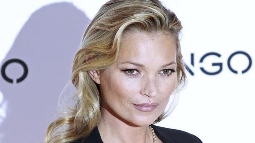 Kate Moss sufre un accidente de esquí en los Alpes suizos