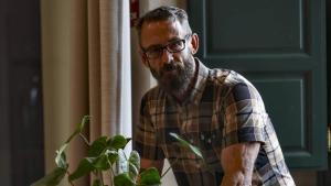 Chuck Palahniuk, novel·lista: "La intel·ligència artificial canviarà el món de l’escriptura"