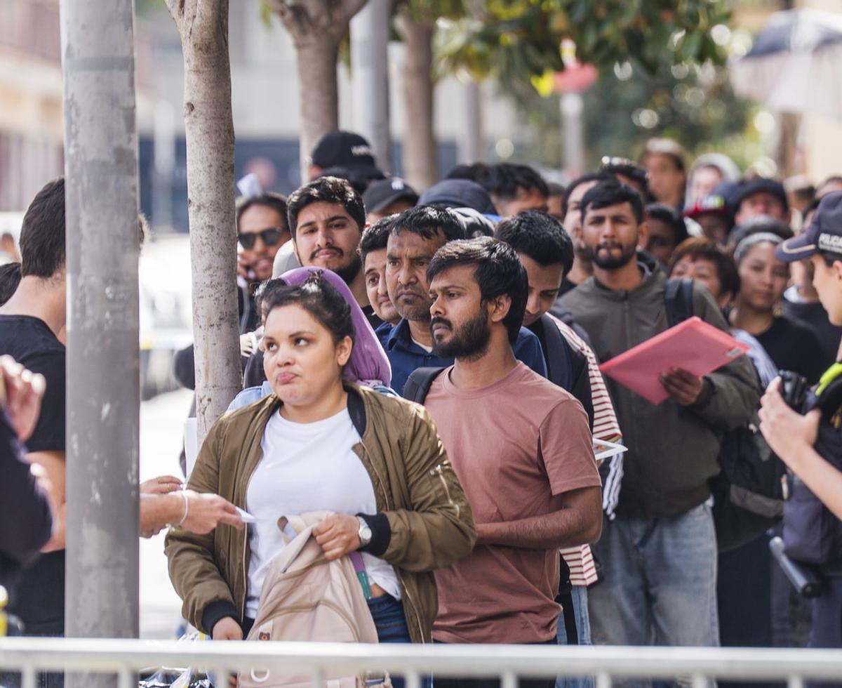 El Govern ja ha donat més de 91.500 permisos de treball a immigrants