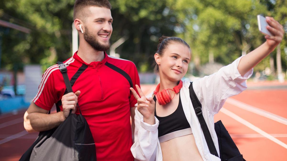 Adidas tiene la bolsa acolchada espaciosa para el gimnasio que agota existencias