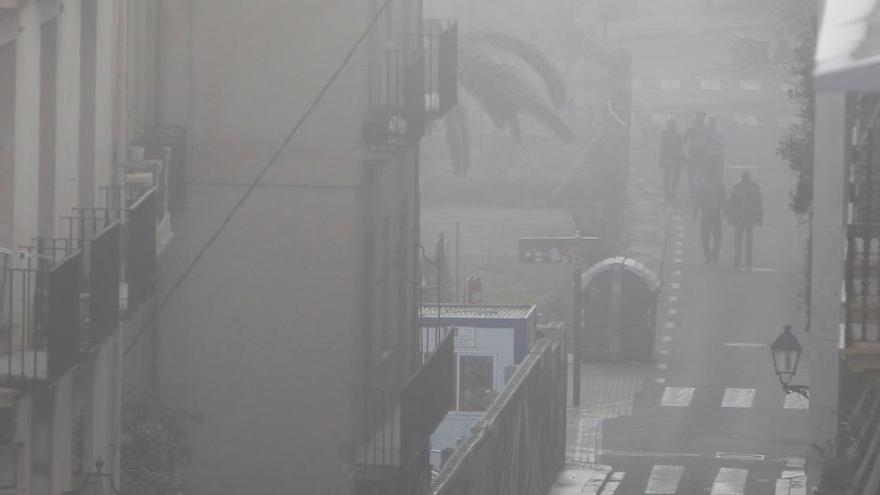 Niebla en la calle Murillo, en pleno centro de Valencia. Foto: M. A. Montesinos