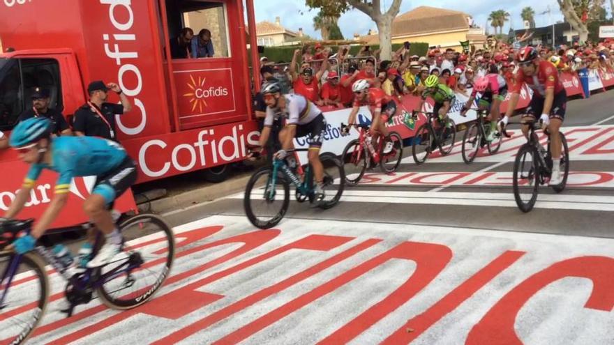 Llegada a la meta de La Vuelta en San Javier