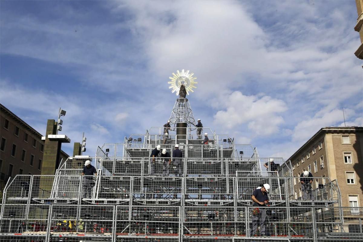 Montaje de la estructura de la Virgen del Pilar