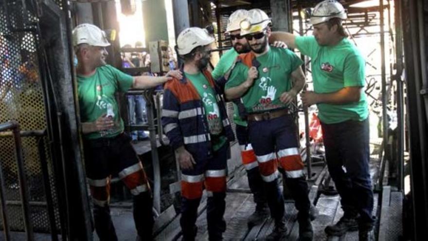 Los mineros se relevan en su lucha