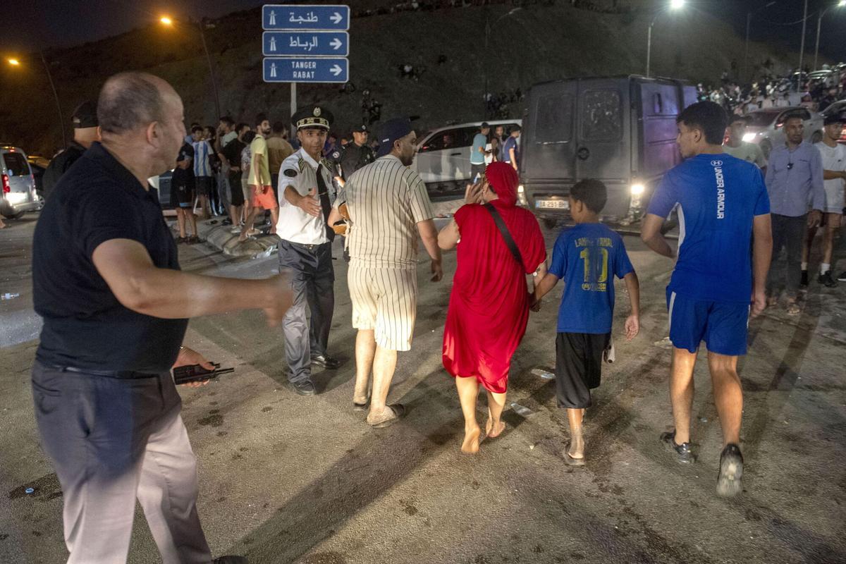 Las imágenes de Ceuta un día después de la gran crisis en la frontera