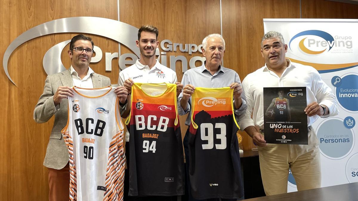 Imagen de la presentación de las nuevas equipaciones del BCB.