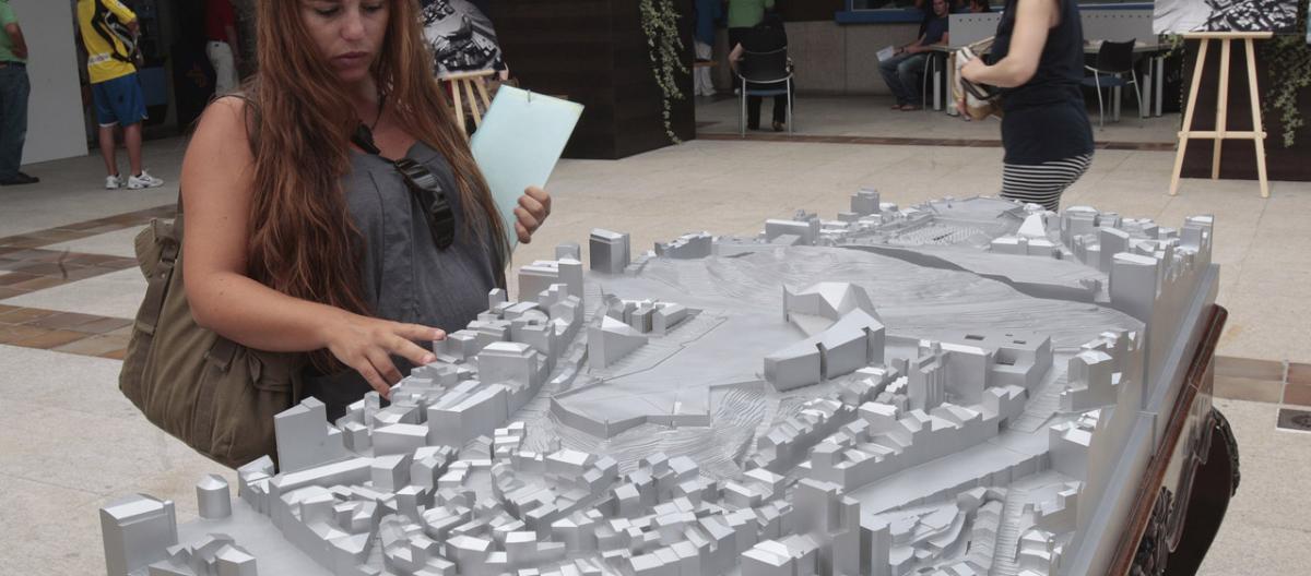 Maqueta del Plan Moneo expuesta en 2009 en el lonja del Concello