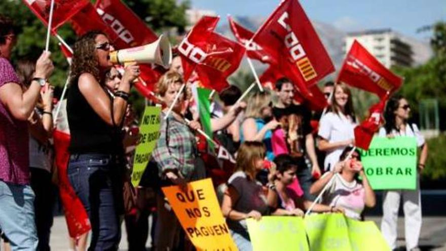 Una de las protestas protagonizadas por las trabajadoras del SAD ante el Ayuntamiento.