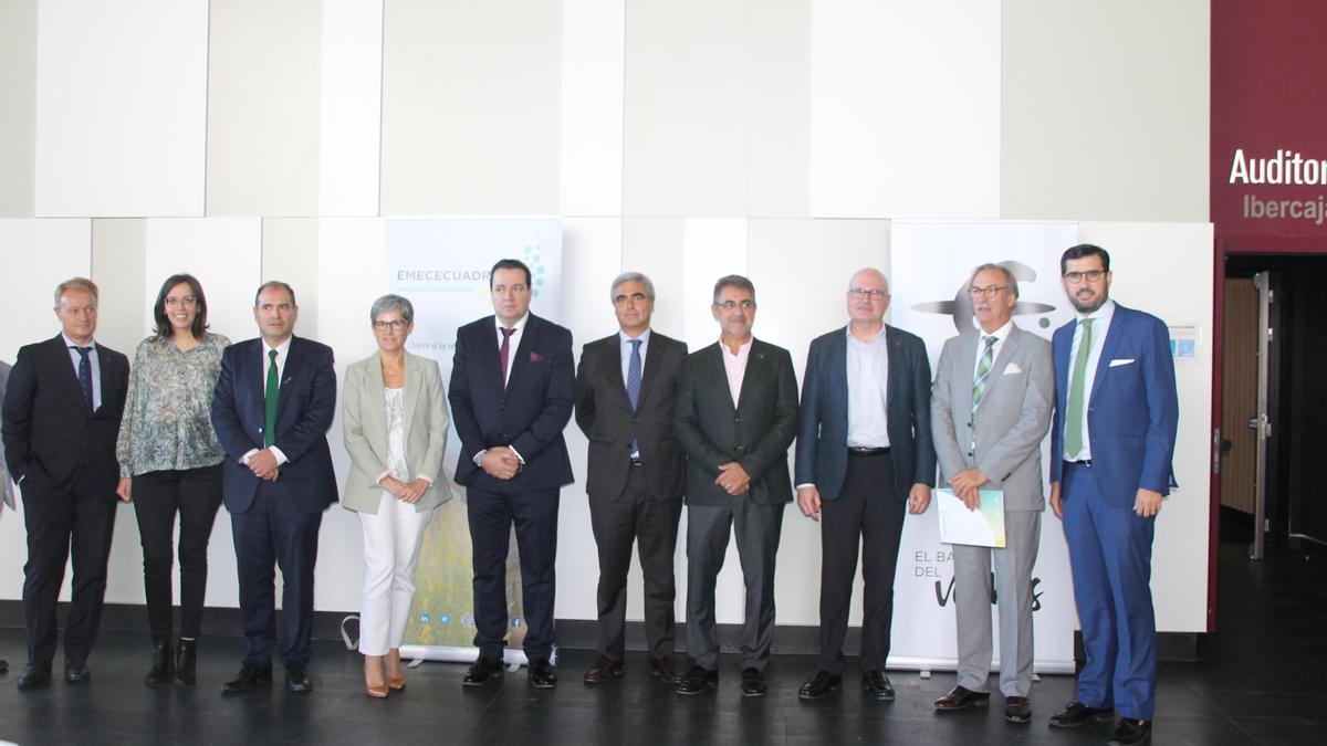 Los equipos directivos de Ibercaja y Emececuadrado, al término del II Congreso de SOStenibilidad Extremadura.