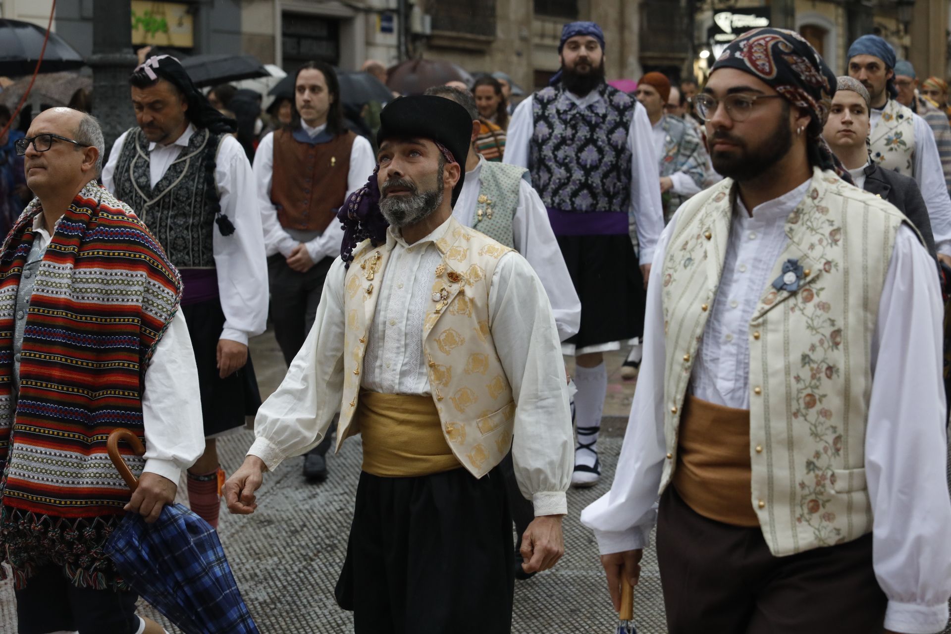 Búscate en el primer día de ofrenda por la calle Quart (entre las 18:00 a las 19:00 horas)