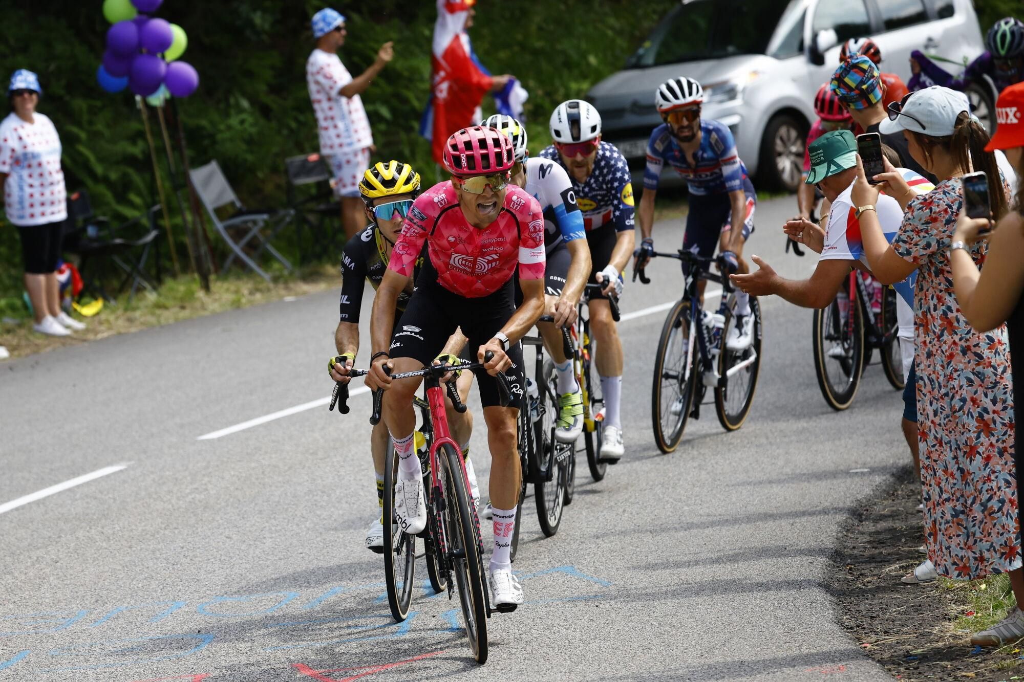 (France), 14/07/2025.- French rider Alex Baudin of EF Education - EasyPost team in action during the 10th stage of the Tour de France cycling race over 165.3km from Ennezat to Le Mont Dore Puy de Sancy, France, 14 July 2025. (Ciclismo, Francia) EFE/EPA/MARTIN DIVISEK