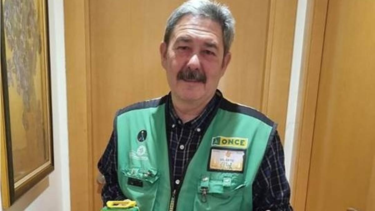 Vicente José Barberá, el vendedor de la ONCE que ha entregado el premio grande del Sorteo del Día del Padre.