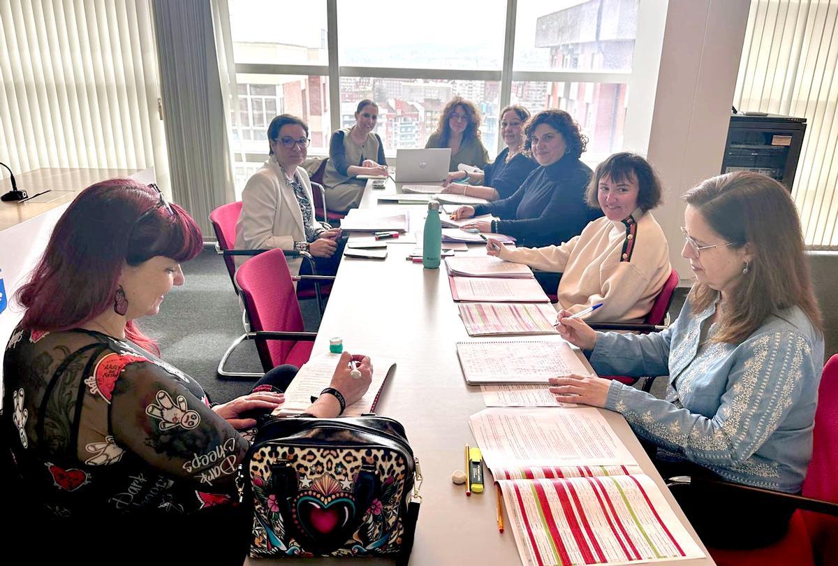 Vanesa Fernández, directora general de Igualdad, en la reunión de la comisión que seleccionó las empresas.