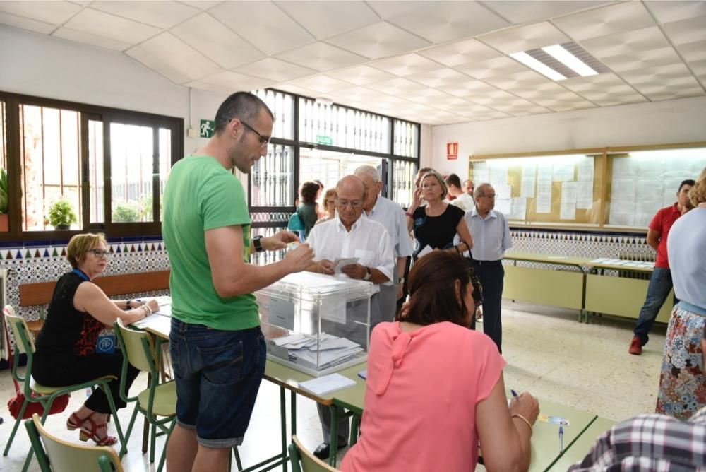 Elecciones Generales: Ambiente en los colegios de