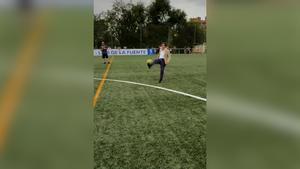 Almeida bromea con sus dotes para jugar al fútbol