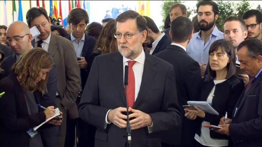 Rajoy asegura que antes de plantear una reforma constitucional hay que saber "qué se toca y qué no se toca"