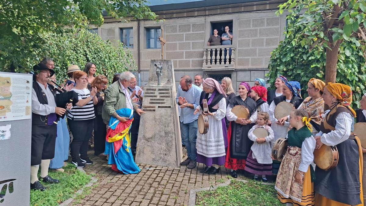 En imágenes: Navelgas celebra el XLIV Día de los Pueblos con un hermanamiento con Infiesto En imágenes: Navelgas celebra el XLIV Día de los Pueblos con un hermanamiento con Infiesto