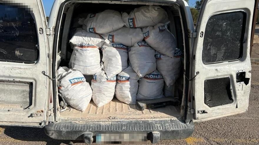 La Policía Local de Llucmajor evita el vertido de más  de 50 sacas con mil kilos de escombros