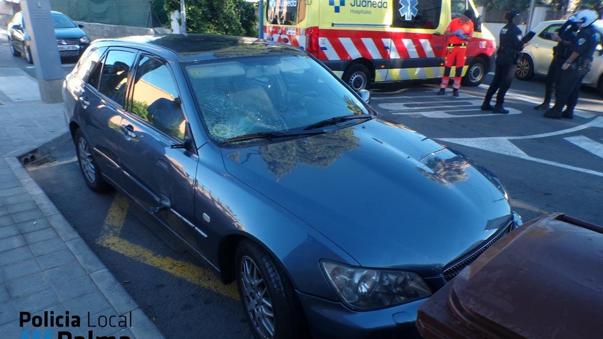 El coche implicado y el atropello de la transeúnte en el cruce del Secar de la Real.
