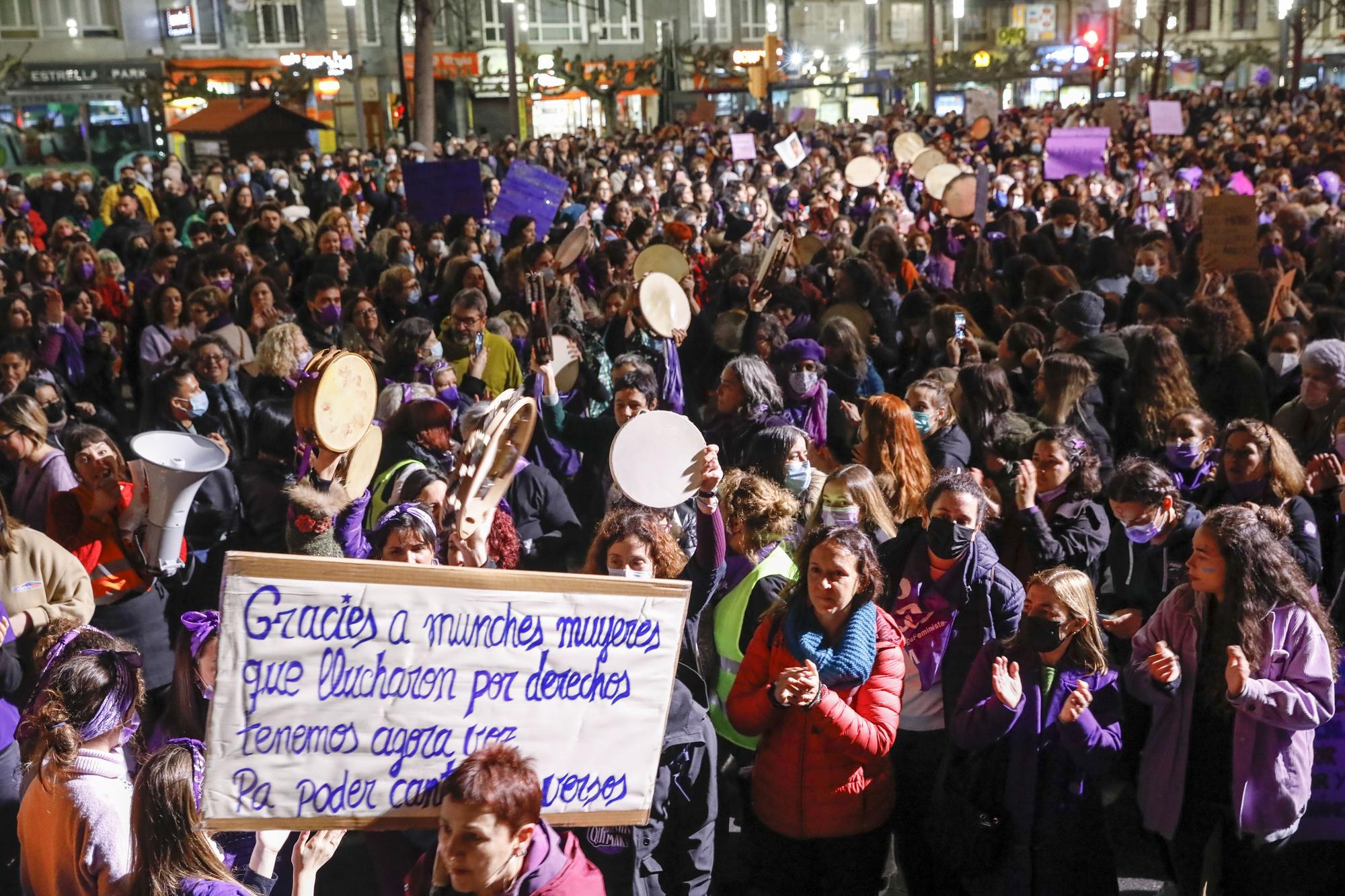 Gijón, teñido de morado por el 8-M