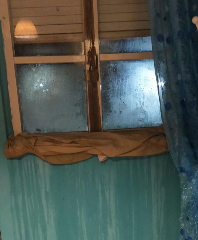 Los inquilinos de los pisos de Vipasa en Langreo piden una "solución" al deterioro de sus casas