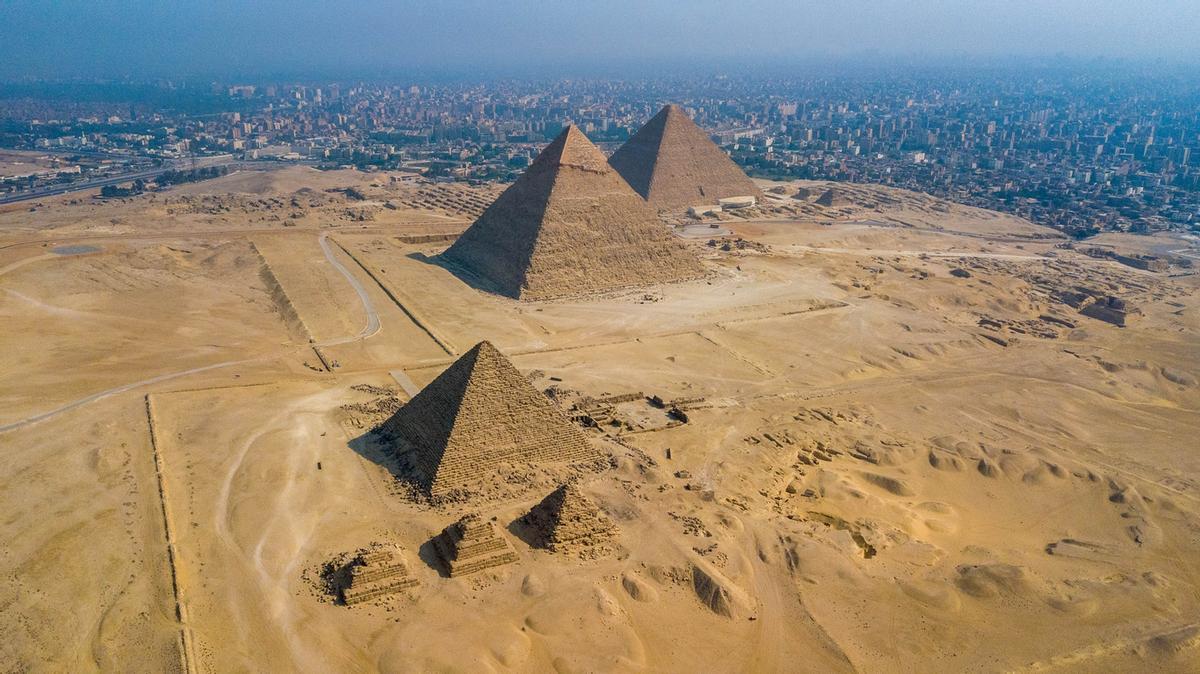 Vistas al Cairo desde las pirámides, puerta de entrada al desierto del Sáhara