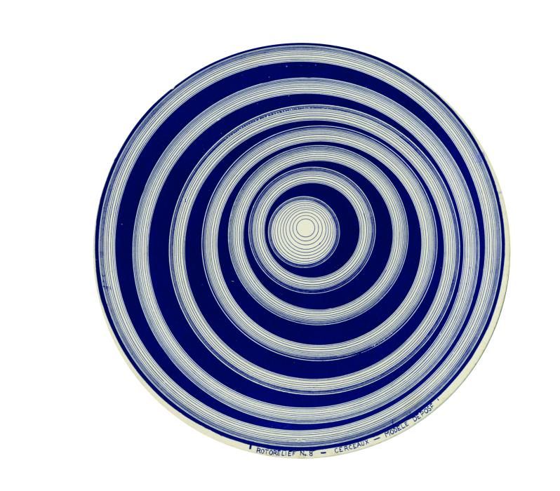 Marcel Duchamp, Rotoreliefs (Rotorrelieves), 1935. Litografía, primera edición. 6 discos ópticos sobre cartón circular, 20 x 24,8 cm (cada uno). Archivo Lafuente © Association Marcel Duchamp, VEGAP, Mallorca, 2021.