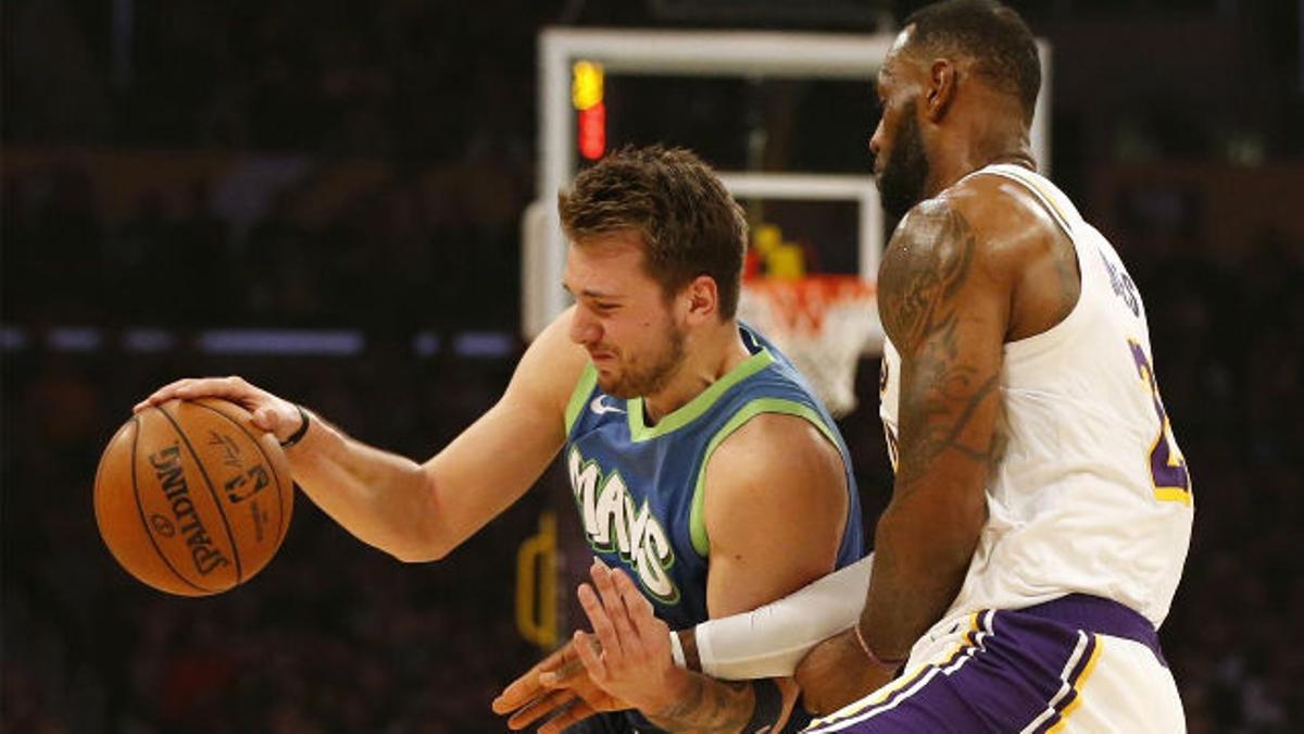 Un duelo de generaciones: El triple de Doncic ante Lebron que puede ser historia de la NBA