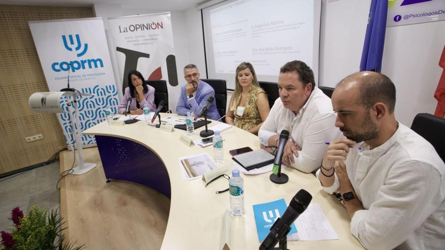 Los expertos que participaron en la segunda mesa de la jornada.