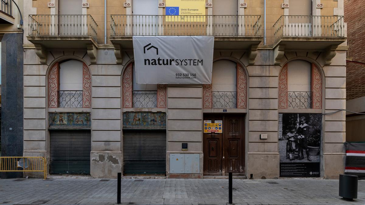 La casa natal de Salvador Dalí amb els plafons de ceràmica que l&#039;Ajuntament de Figueres ha preservat