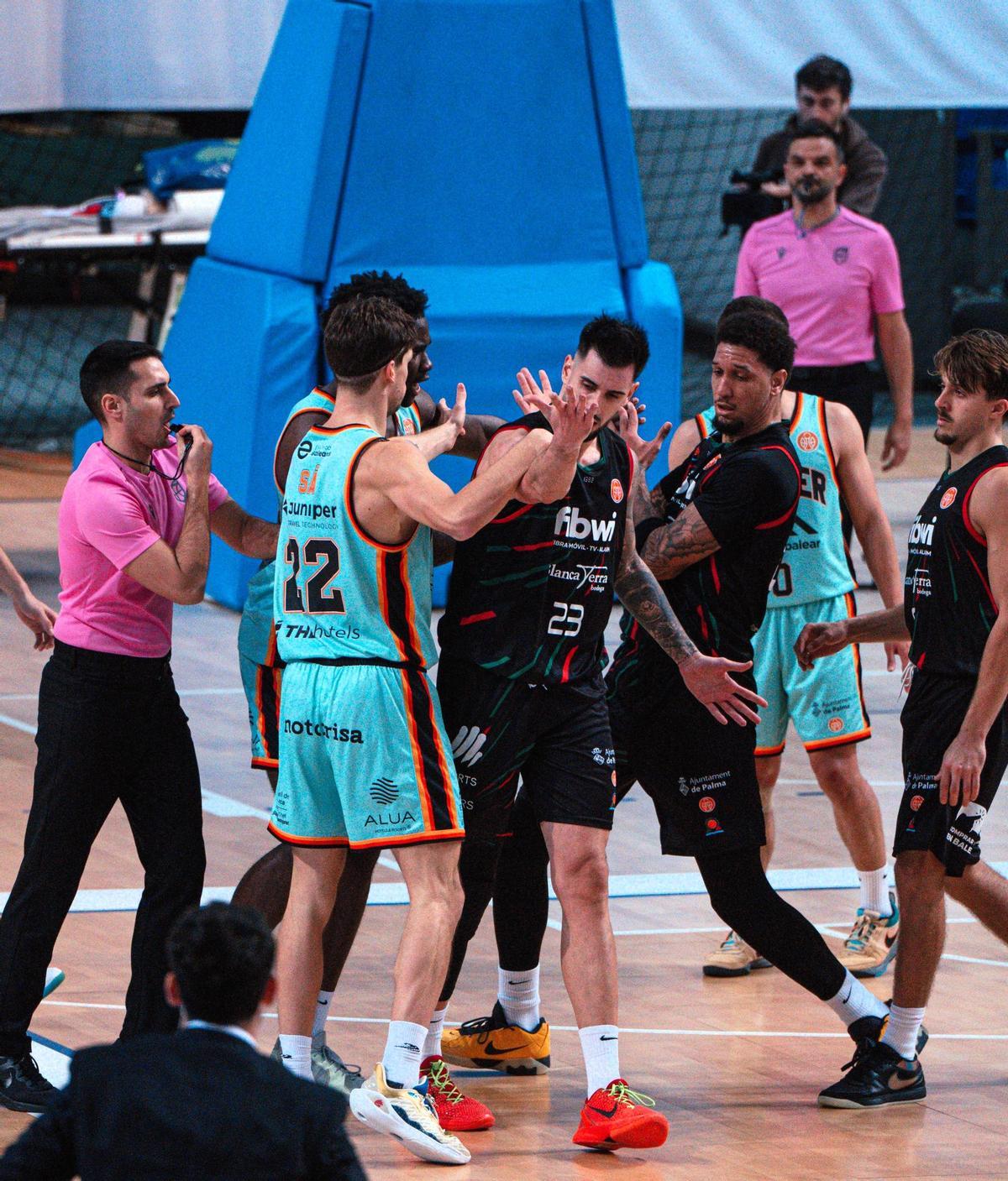 Aramburu (23) fue el jugador más decisivo del derbi (Fibwi Palma-Palmer Basket)