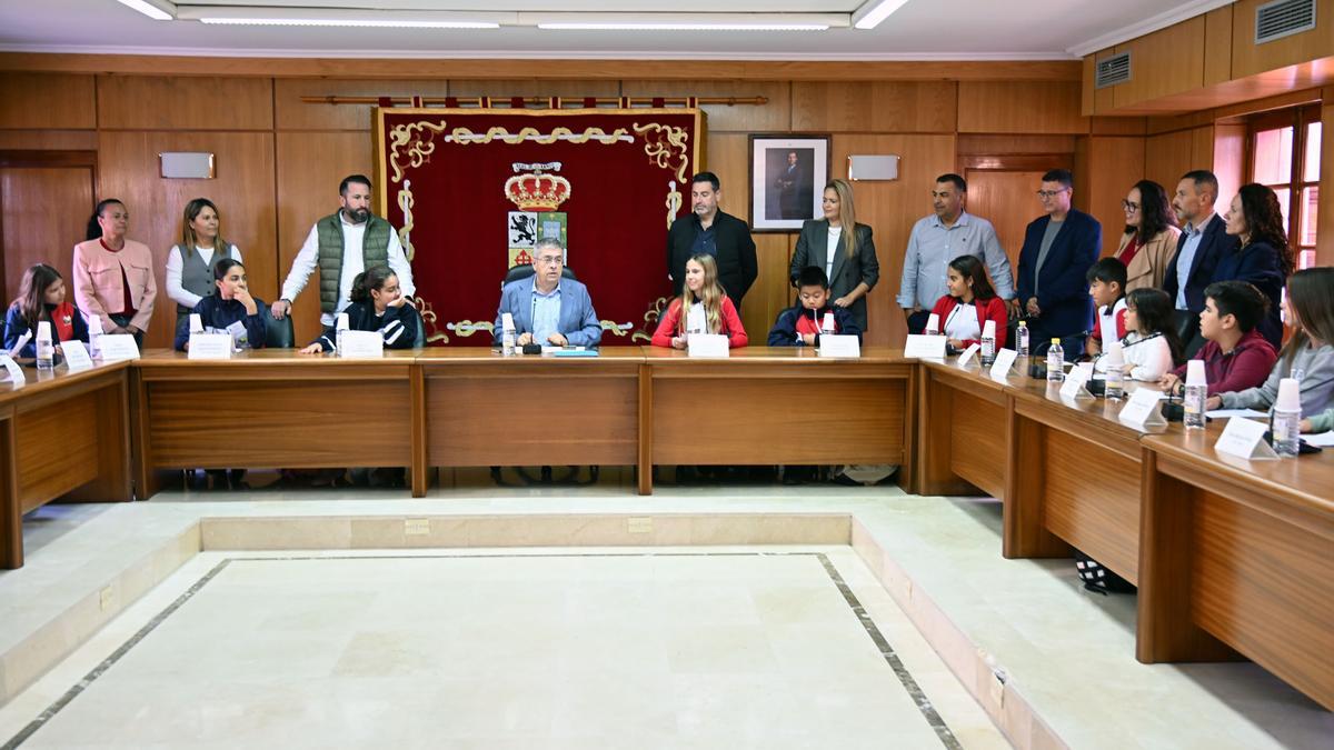 Alumnos de San Bartolomé de Tirajana en el Pleno Infantil