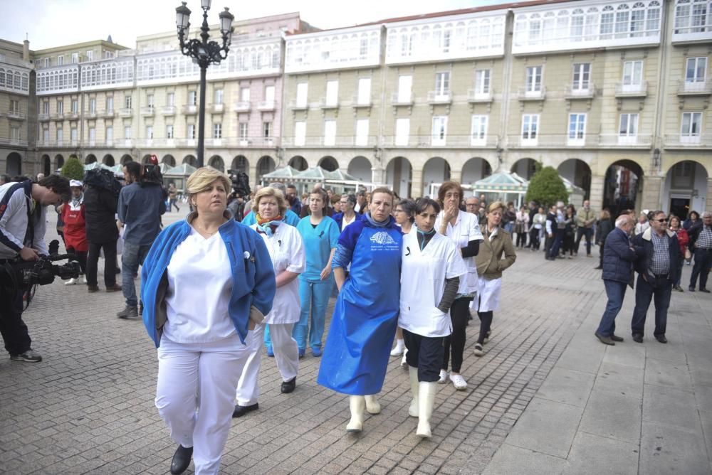 Minuto de silencio por el niño de A Coruña muerto