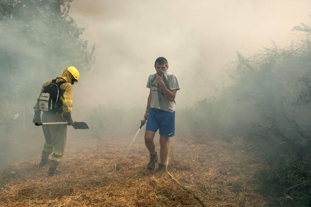 El fuego arrasa más de 3.000 hectáreas en Ourense