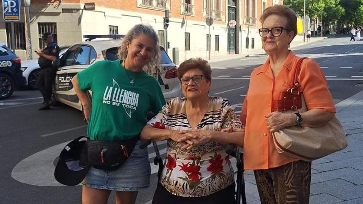 Ana Sancho, junto a su familia en Madrid.