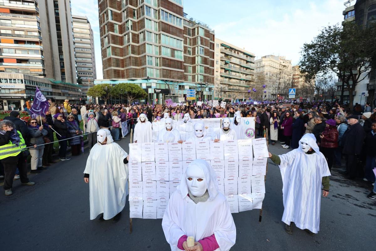 8M en València 2026: Las calles de València se tiñen de morado en el día de la mujer