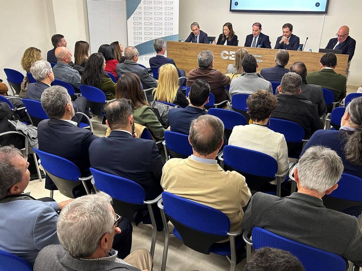 La Confederación de Empresarios de Málaga (CEM) ha celebrado este martes una sesión conjunta de su comité ejecutivo y junta directiva.