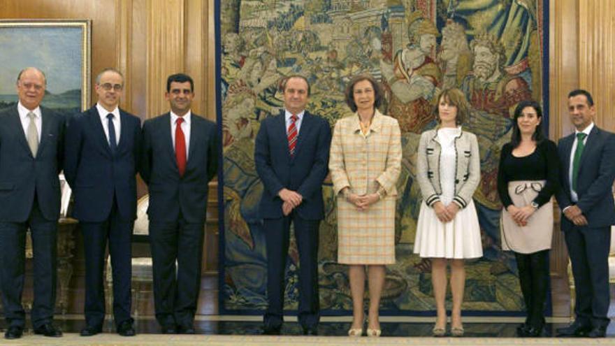 La Reina recibe la insignia del MARQ