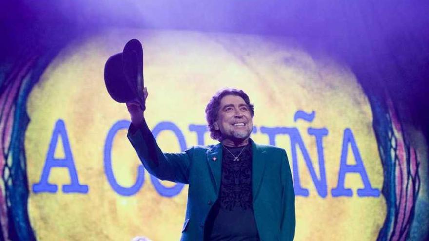 Joaquín Sabina, ayer, durante su concierto en el Coliseum.